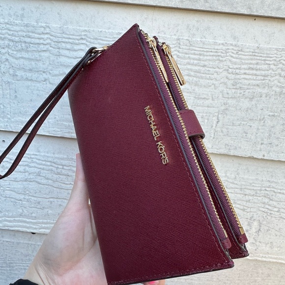 SALE! Michael Kors purse and wallet - Picture 9 of 15